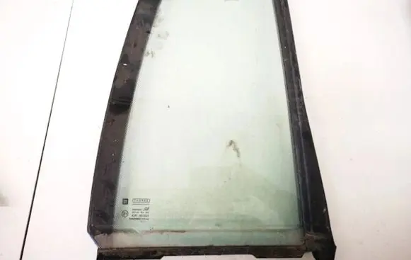 Opel Omega B1 Rear vent window glass 