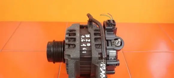 Hyundai ix20 Generator/alternator 373002B700 19MB25 2610164