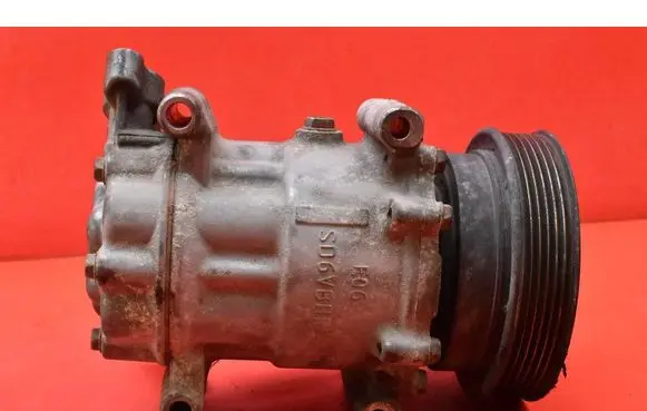 Renault Modus Air conditioning (A/C) compressor (pump) 8200357173-B