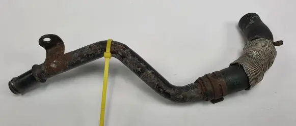 Volkswagen PASSAT B5.5 Engine coolant pipe/hose