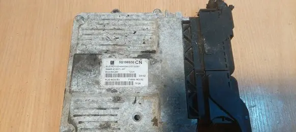 Opel Corsa D Engine control unit/module ECU 55198930 MJD6O3.S3 HW03A