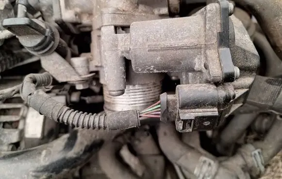 Audi A4 S4 B8 8K Throttle valve 03l128063e a2c53338105