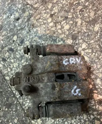 Honda CR-V Rear brake caliper