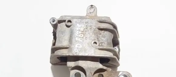 Engine mount bracket
