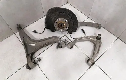 Maserati GranTurismo Front wheel hub 670039101