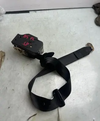 Volkswagen PASSAT B5 Front seatbelt 3B1857705D 561084100 050303