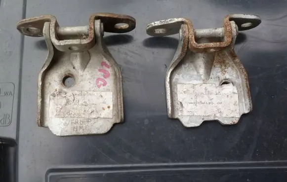 Hyundai Accent Front door hinge set 