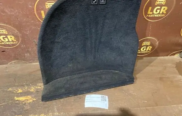 Trunk/boot lower side trim panel