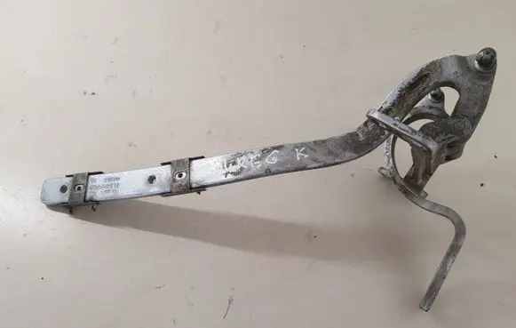 Volkswagen Touareg I Tailgate/trunk/boot hinge 7L6827301B