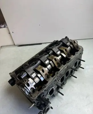 Volkswagen Touran I Engine head 038103373R