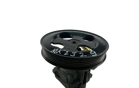 Mitsubishi Lancer Power steering pump MN184070