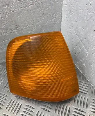 Audi 100 200 5000 C3 Front indicator light 443953050