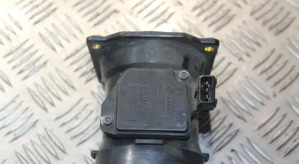 Audi A6 S6 C5 4B Mass air flow meter 078133471C