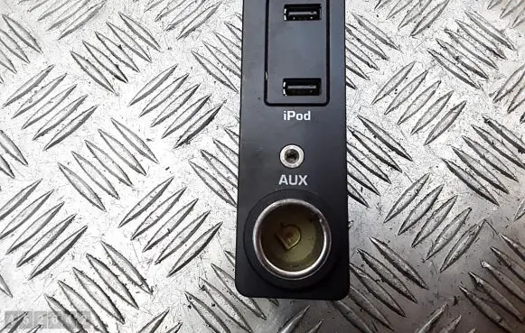 USB socket connector