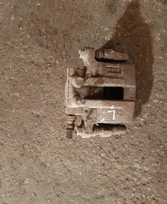 Rear brake caliper