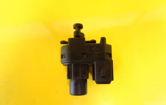 Ford Mondeo MK II Brake pedal sensor switch 93BB13480BB