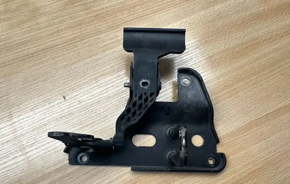 Audi A6 S6 C6 4F Engine bonnet/hood lock/latch loop/hook 4F0823480B