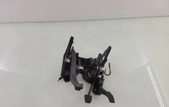 Opel Astra K Pedal assembly 13373776