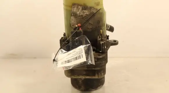Ford Focus Power steering pump 4M5113K514CC