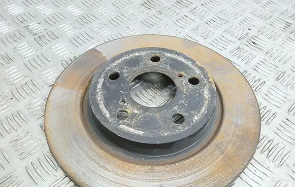Toyota Avensis T270 Rear brake disc