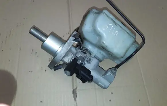 Skoda Octavia Mk2 (1Z) Master brake cylinder 1K1611301C 03350886321