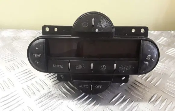 KIA Carens II Climate control unit 0K2FB61190