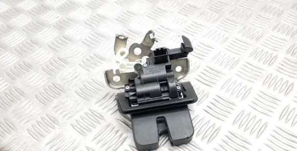 Audi A3 S3 8V Tailgate/trunk/boot lock/catch/latch 8R0827505
