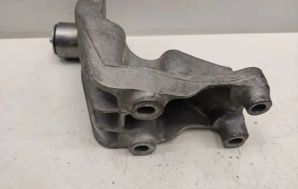 Ford Mustang VI Engine mounting bracket FR3C6B033CA