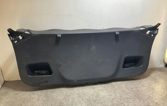 Citroen C4 III e-C4 Tailgate trim 