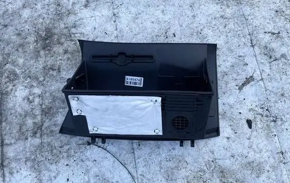 Glove box