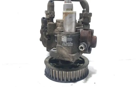 Toyota Avensis T250 Fuel injection high pressure pump 221000G010