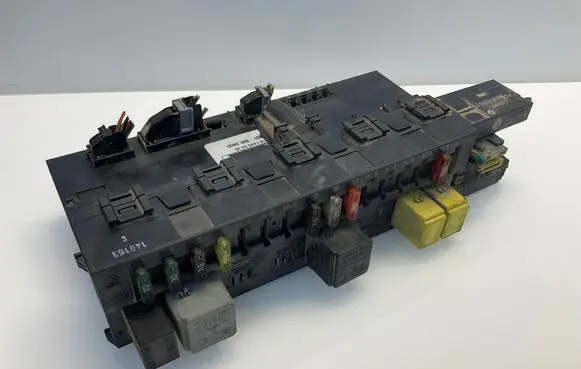 Mercedes-Benz C W203 SAM control unit 2035450701 5DK00797420 A2035450701