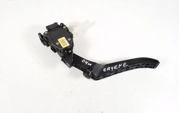Porsche Cayenne (9PA) Accelerator throttle pedal 7L0723507A