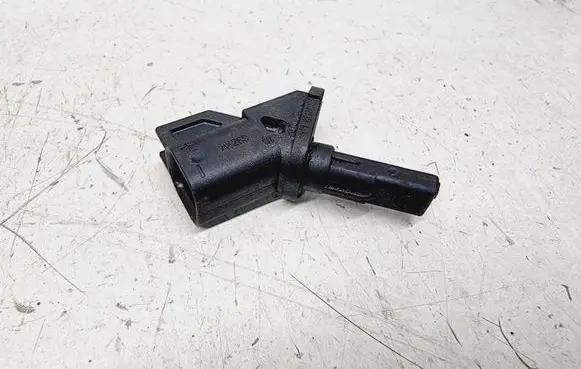 Volvo V40 Cross country ABS brake wheel speed sensor 32301800 30748149
