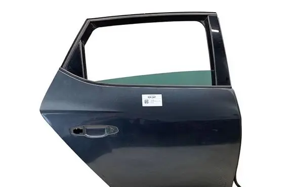 Seat Leon (5F) Rear door