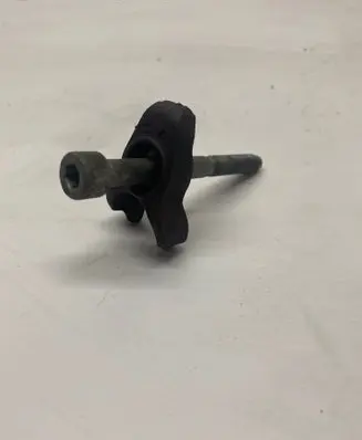 Land Rover Evoque I Fuel Injector clamp holder 