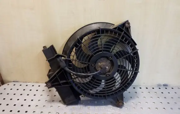 Hyundai Santa Fe Radiator cooling fan shroud 9773026XXXX 4569632