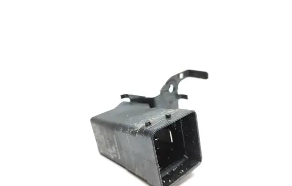Renault Trafic III (X82) Glow plug pre-heat relay 8200798585 0281003050
