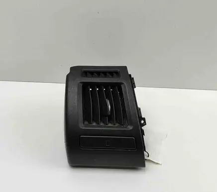 Toyota Prius+ (ZVW40) Dashboard air vent grill cover trim 5568647070 5566047052