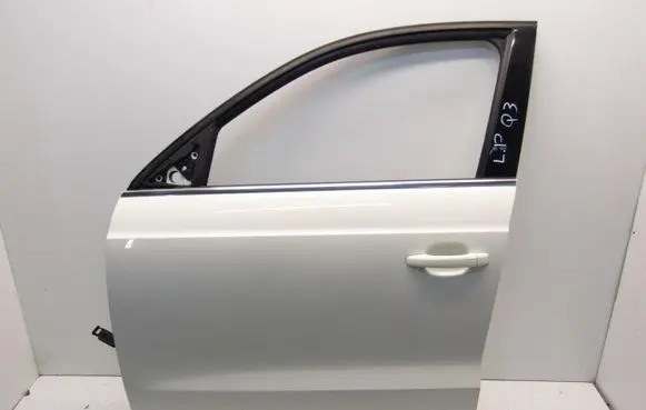 Audi Q3 8U Front door 09501405