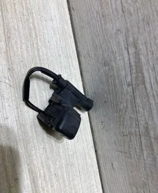 Mercedes-Benz CLS C219 Windshield washer spray nozzle 