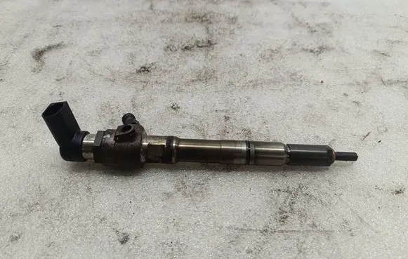 Volkswagen Golf VI Fuel injector 03L130277B 21220