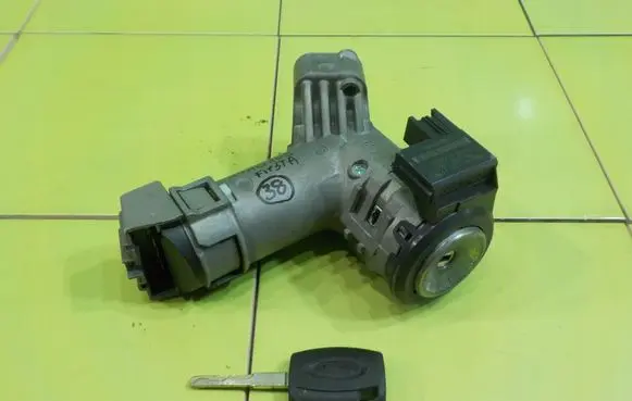 Ford Fiesta Ignition lock 8A6T15607AC