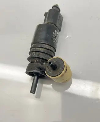 Audi A4 S4 B8 8K Windscreen/windshield washer pump 8P0973722 1K6955651 3122789
