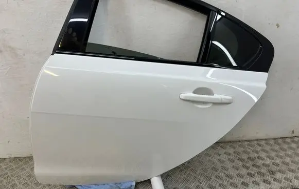 Jaguar XE Rear door