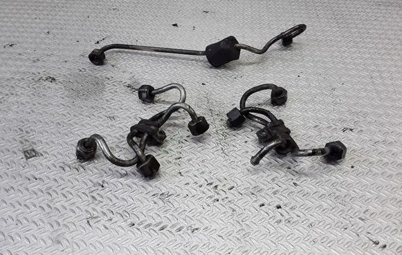 BMW 3 E46 Fuel injector supply line/pipe 