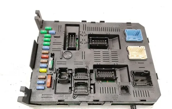 Peugeot 407 Fuse module 216760315B 281174310A