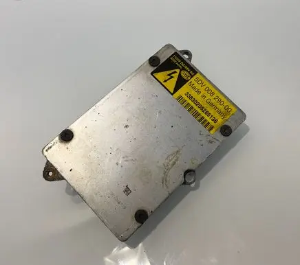 Mercedes-Benz E W211 Headlight ballast module Xenon 5DV00829000 1100VDC85VA 33830206265136