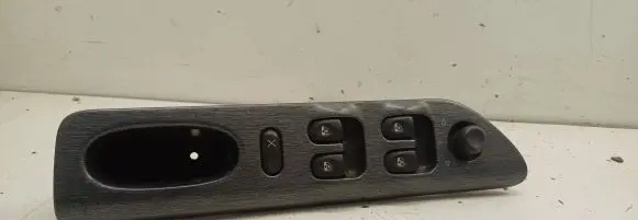 Renault Laguna I Front door window switch trim 7700417090 03392080600