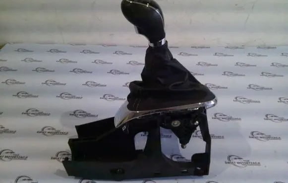 Opel Mokka Gear shifter/selector 55597660